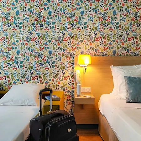 Hotel Du Centre, Un Ammi