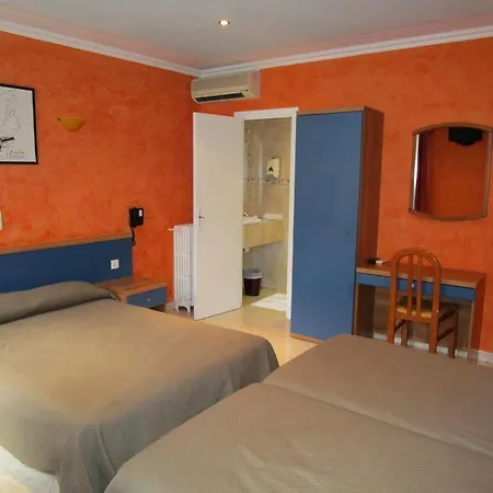 Hotel Du Centre, Un Ammi Niza