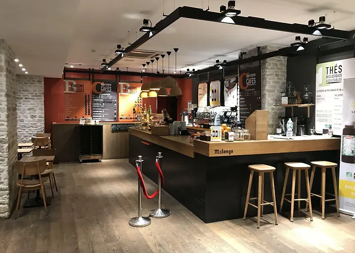 Du Centre, Un Ammi Hotel 2*