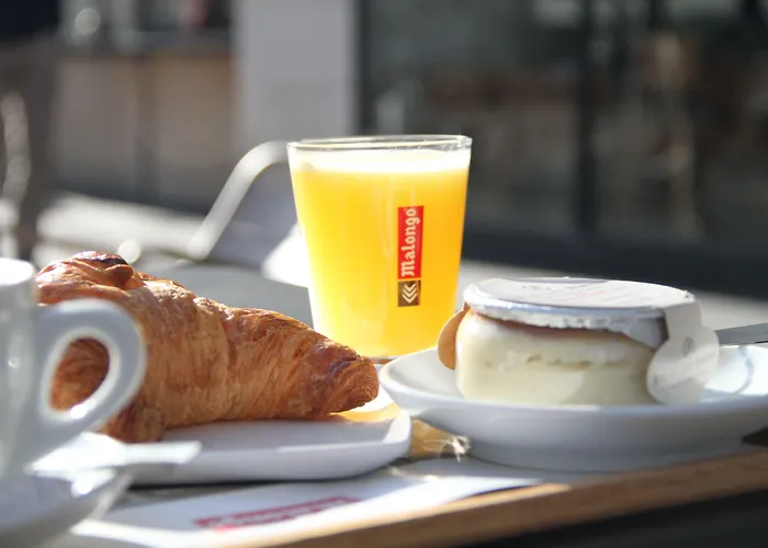 Hotel Du Centre, Un Ammi Niza