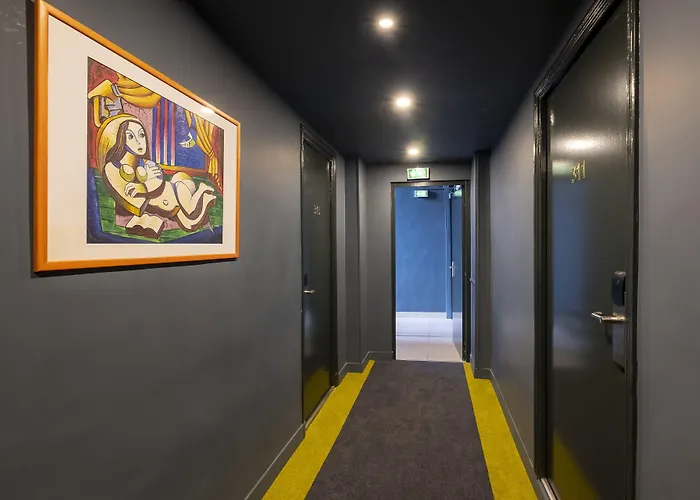 Du Centre, Un Ammi Hotel 2*