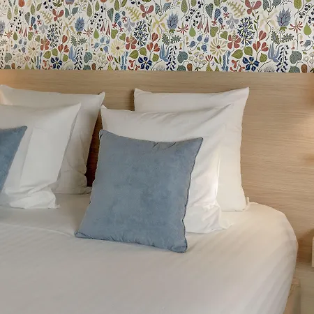 Du Centre, Un Ammi Hotel 2*