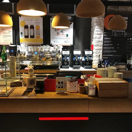 מלון Du Centre, Un Ammi