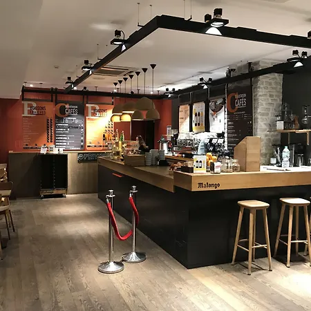 Du Centre, Un Ammi 酒店 2*