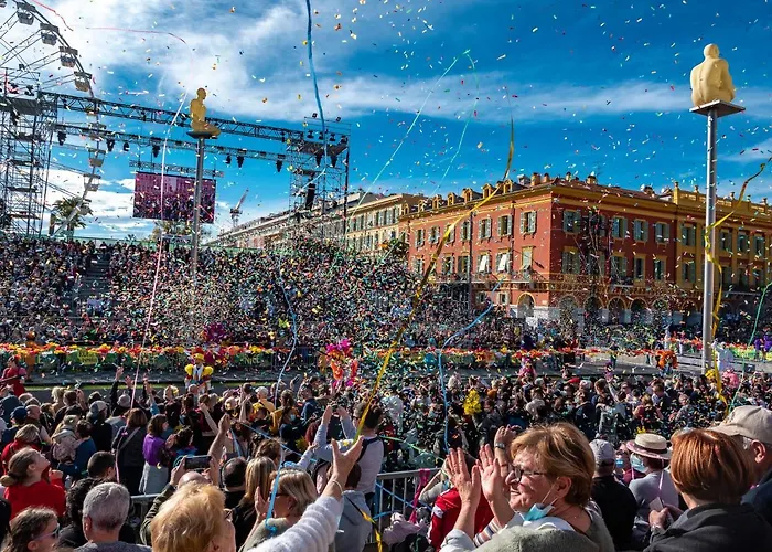 Du Centre, Un Ammi Hotel