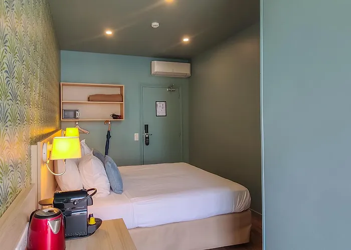 Du Centre, Un Ammi Hotel