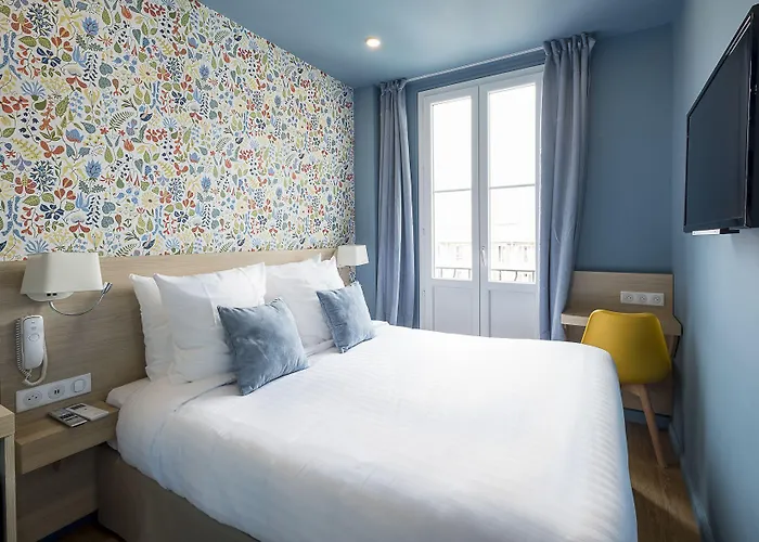 Du Centre, Un Ammi Hotel 2*