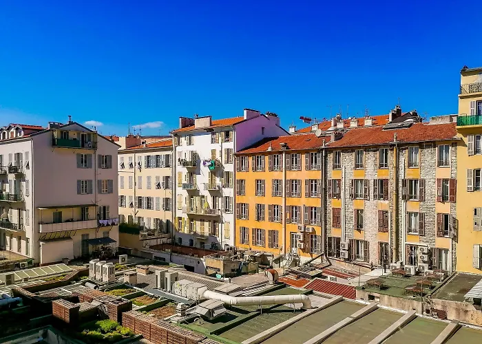 Du Centre, Un Ammi Hotel