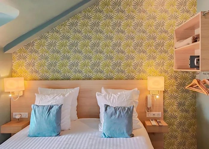 Du Centre, Un Ammi Hotell