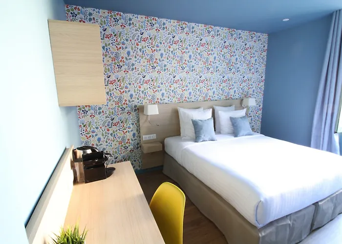 Du Centre, Un Ammi 2* Nice