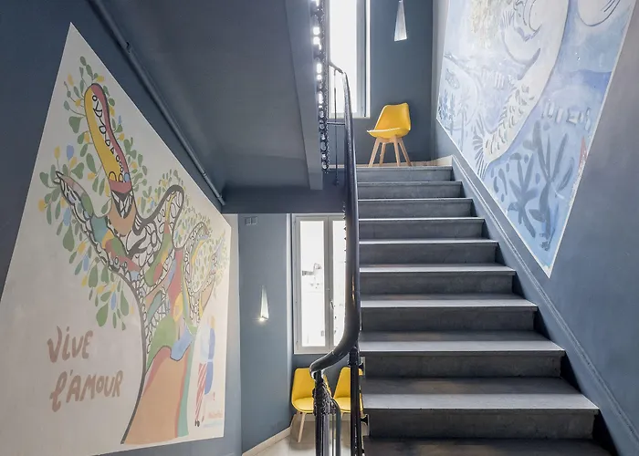 Du Centre, Un Ammi Hotell 2*