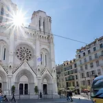 Du Centre, Un Ammi Hotel 2*