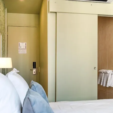 Hotel Du Centre, Un Ammi