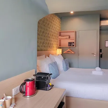 Hotel Du Centre, Un Ammi