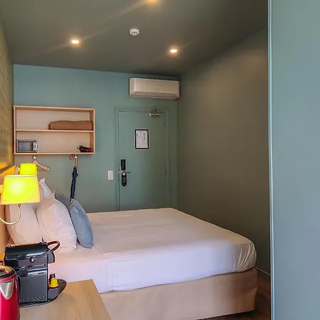 Du Centre, Un Ammi Hotel