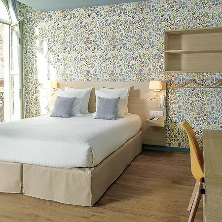 Du Centre, Un Ammi Hotel 2*