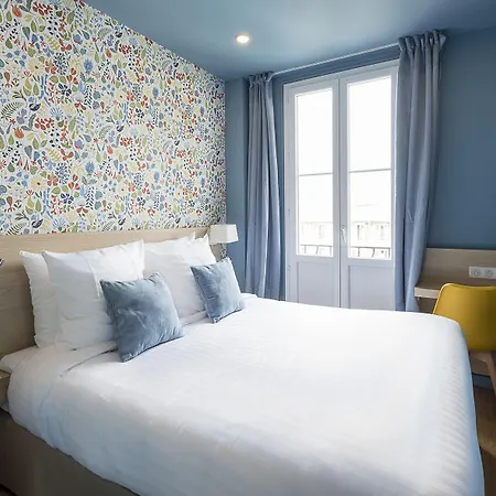 Du Centre, Un Ammi Hotel 2*