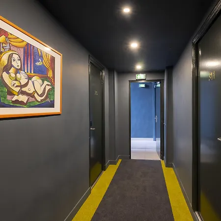 Du Centre, Un Ammi Hotel 2*